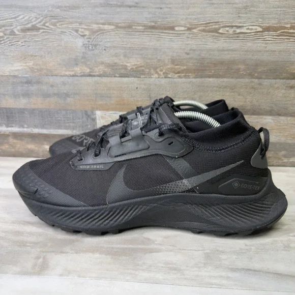 Nike Pegasus Trail 3 GTX Mens Size 11 Running Shoes Black Dark Smoke DC8793-001 - Picture 2 of 12